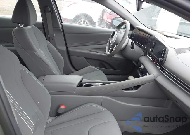 KMHLS4AG7NU369640: 44609898