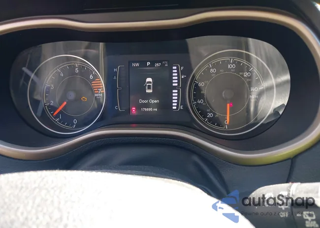 1C4PJLCB6GW160255: 44610446