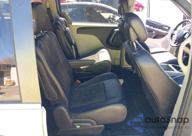 2C4RDGCGXKR776447: 44610694