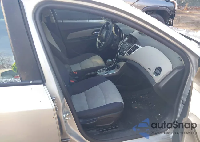 1G1PA5SH5E7176240: 44610904