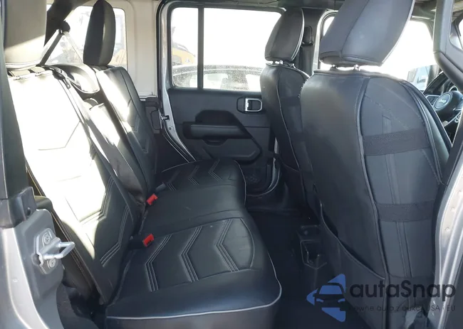 1C4HJXEN4LW272128: 44610990