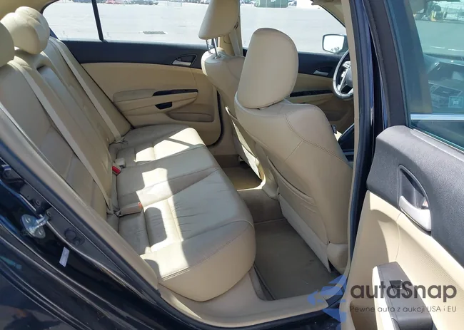 1HGCP2F69CA122582: 44610105