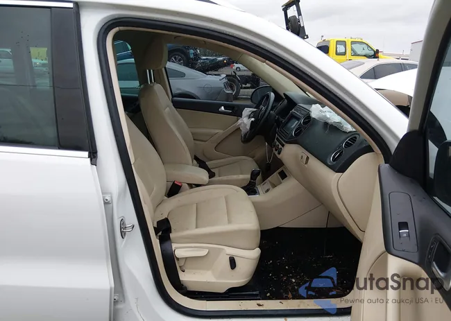 WVGAV3AX5EW613282: 44610252