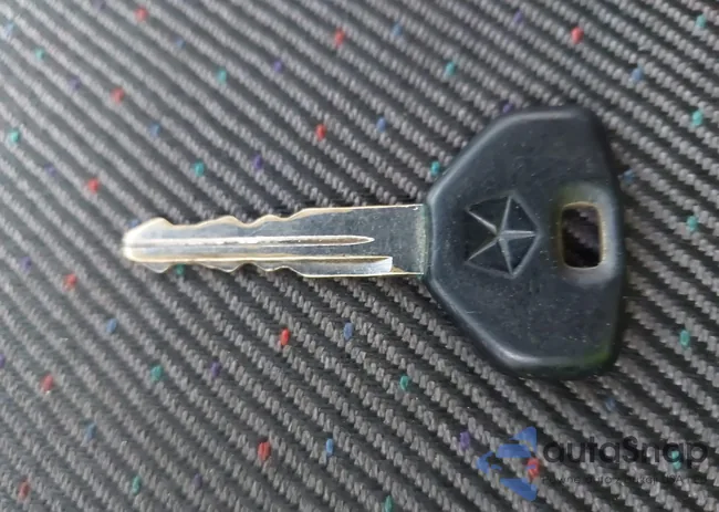 1B7GG23X4TS566122: 44611656