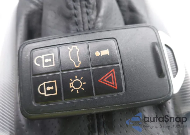 YV1902FH6D2186308: 44611757