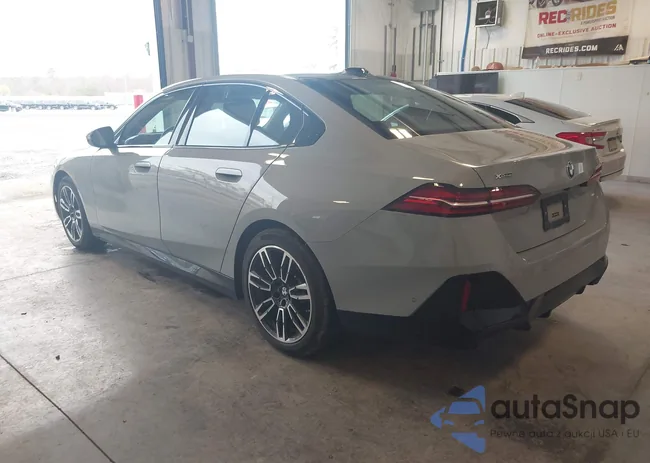 WBA53FJ05TCW46228: 44613688