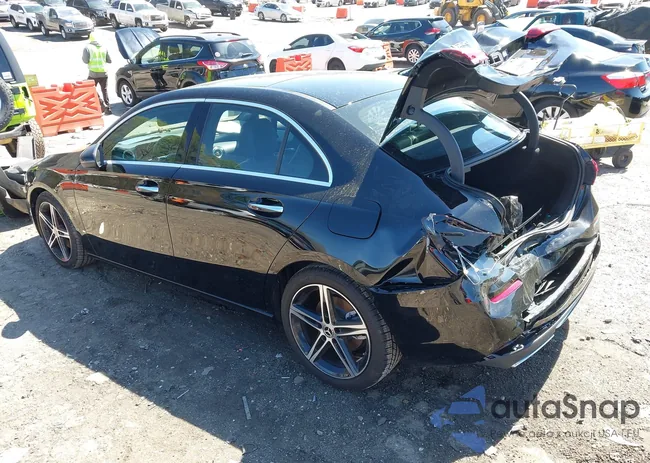 W1K3G4EB0NJ351587: 44614674