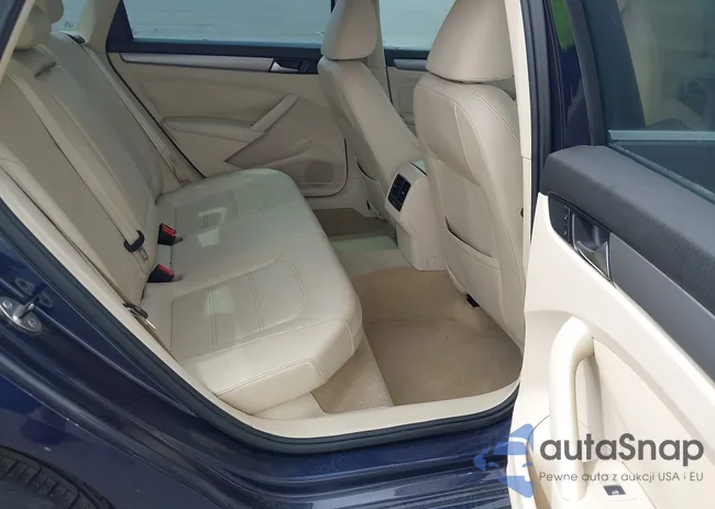 1VWBN7A33EC105565: 44614147