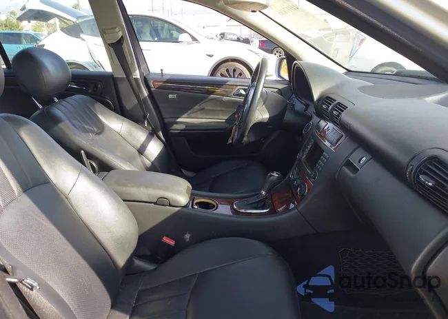 WDBRF54H16A905075: 44617866