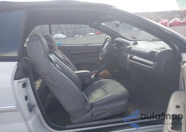 1C3EL55R72N307502: 44617906