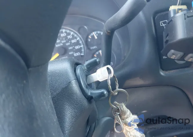 1GNDT13W2Y2323228: 44617187