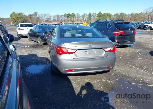 5NPEB4AC2BH279134: 44618112