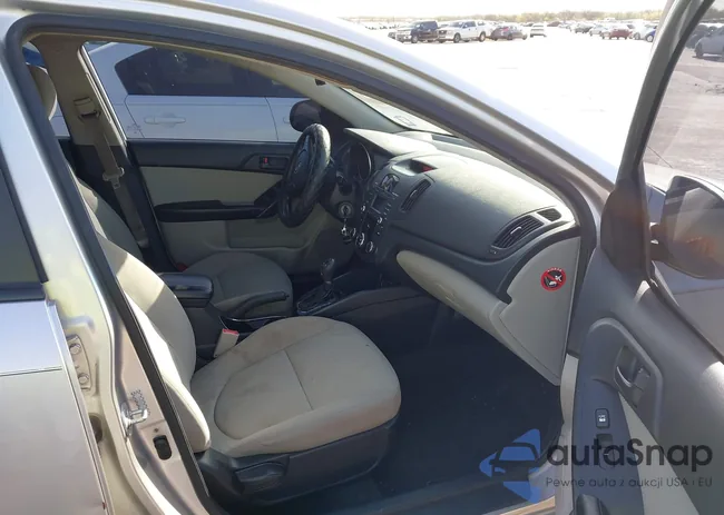 KNAFU4A24C5499413: 44618156