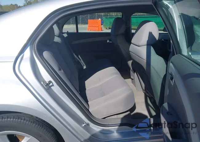 1G1ZB5EB0AF182539: 44618176