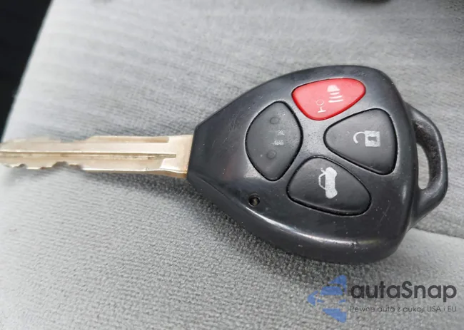 2T1BU4EE9DC038766: 44619546