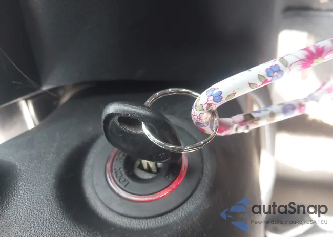 KNDJT2A20B7294873: 44619655