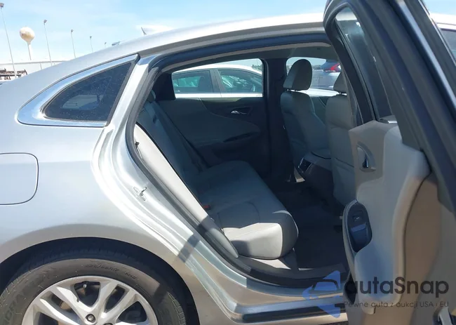 1G1ZE5STXGF214040: 44620884