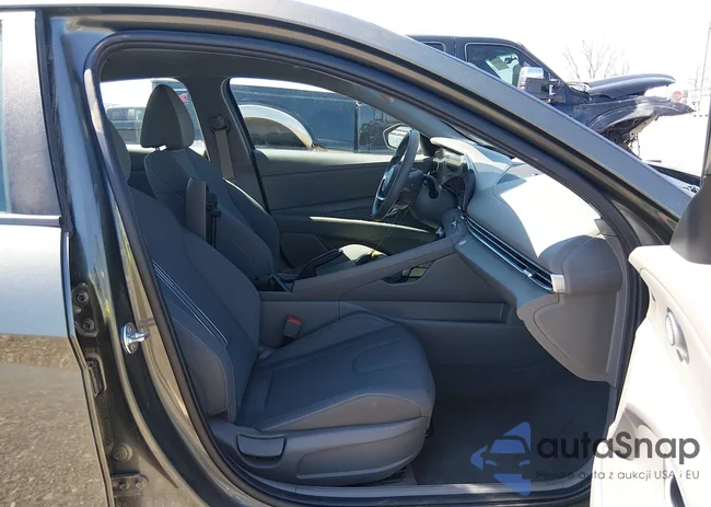 KMHLM4DG5RU845024: 44620910