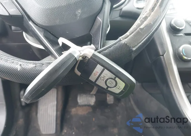 3FA6P0LU3JR137980: 44620931