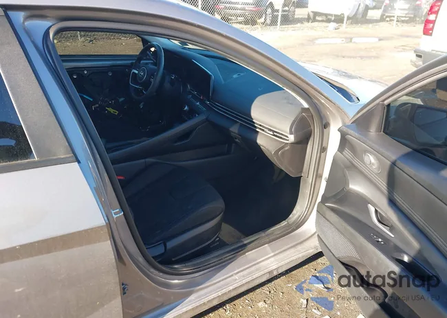 KMHLS4AG0PU499195: 44620947