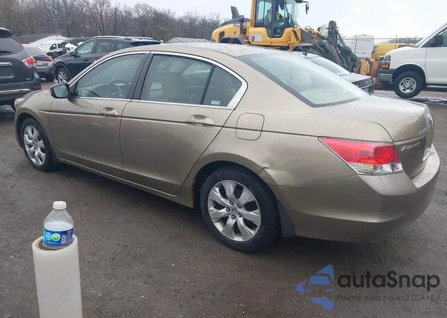 1HGCP26768A138688: 44620024