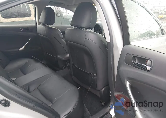 JTHCK262985017954: 44620334