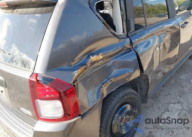 1C4NJCEAXFD110836: 44621589