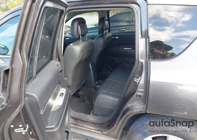 1C4NJCEAXFD110836: 44621589