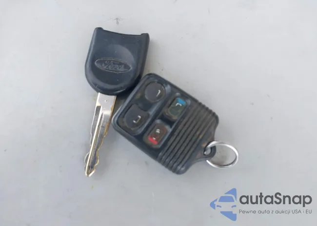 1FAFP38Z16W238221: 44623911