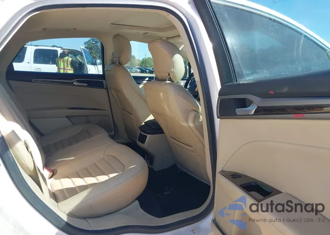 3FA6P0LU1DR107915: 44623928