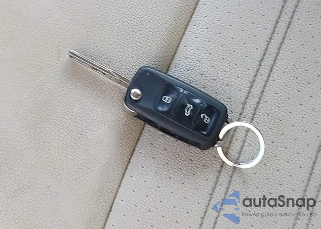 1VWBM7A3XCC055117: 44623043