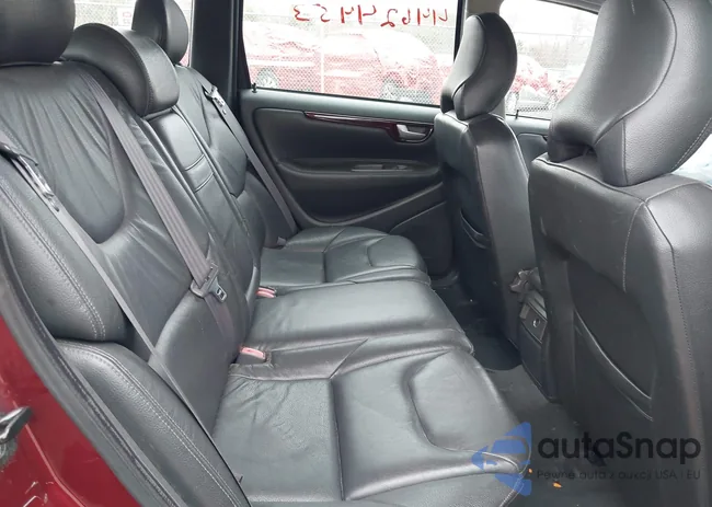 YV1SW61T032329657: 44624453