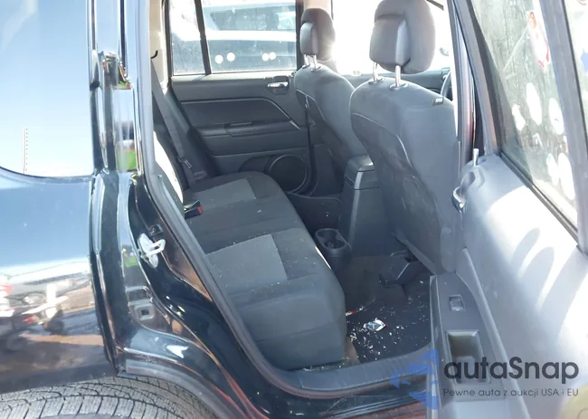 1C4NJDBB3GD617579: 44624878