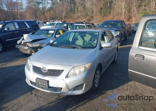 2T1BU4EE7AC273551: 44624127