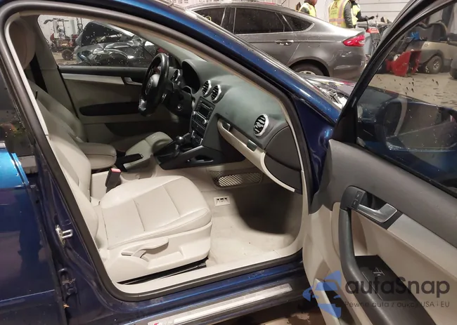 WAUKJAFM2BA137408: 44624295