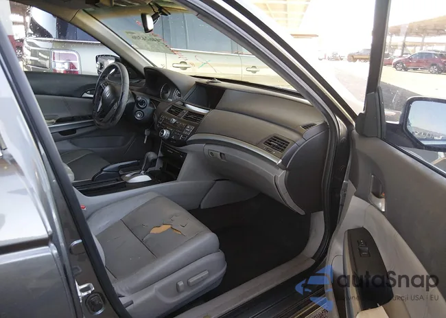 1HGCP3F87AA017849: 44624306