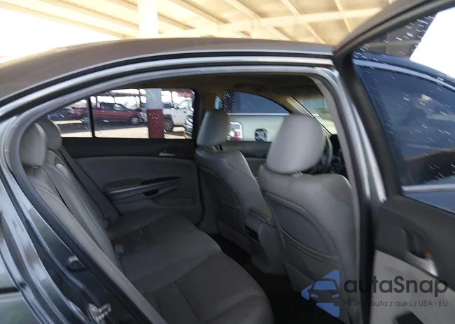 1HGCP3F87AA017849: 44624306