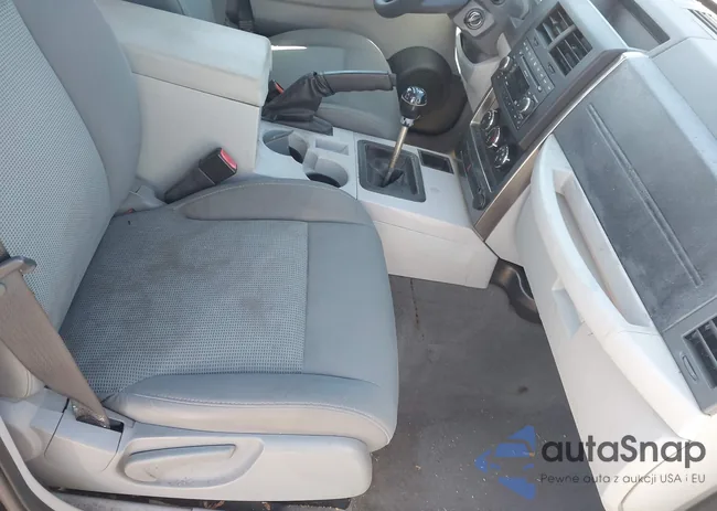 1J8GP28K28W153041: 44624324