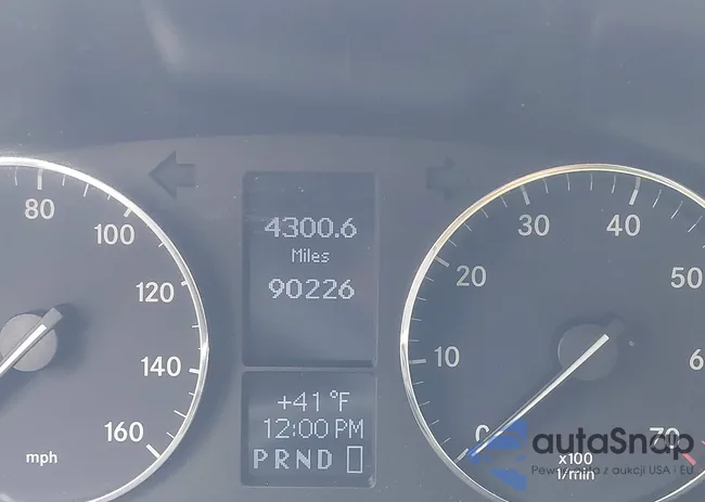 WDBRF40J25F710509: 44625040