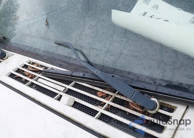 1J4FF68S1YL268710: 44626733