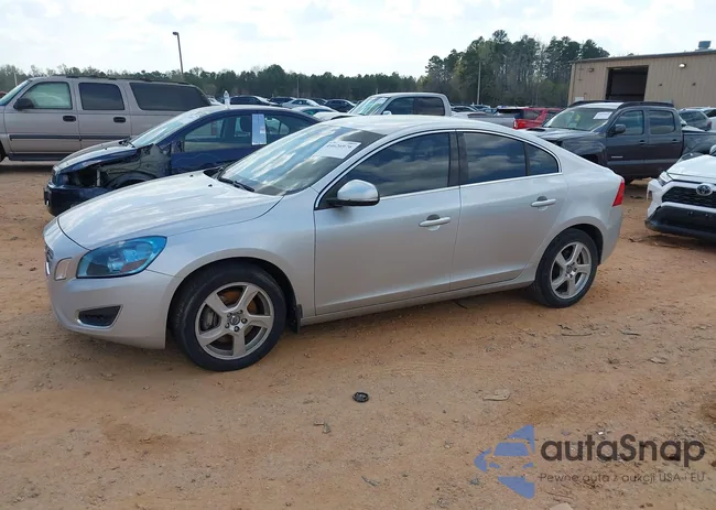 YV1622FS6C2108683: 44626976