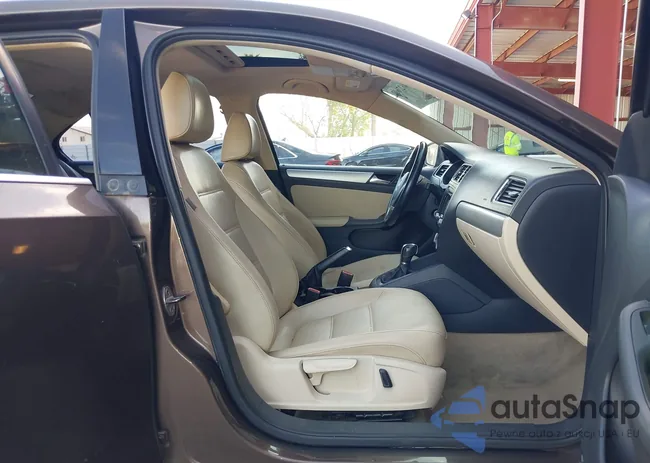 3VWDP7AJ5DM369031: 44627602