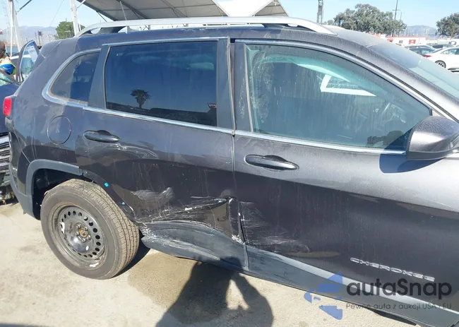 1C4PJMCSXGW111131: 44627755