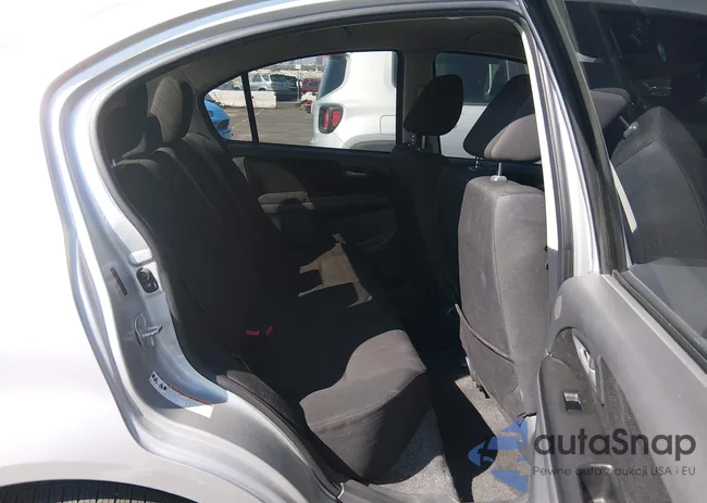 JS2YC5A26B6301661: 44628421