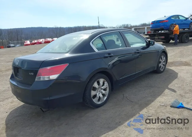 1HGCP2F75AA122018: 44628550