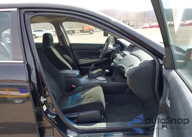 1HGCP2F75AA122018: 44628550