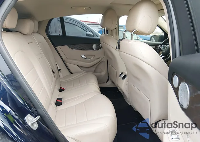 W1N0J8EB7LF863247: 44629438