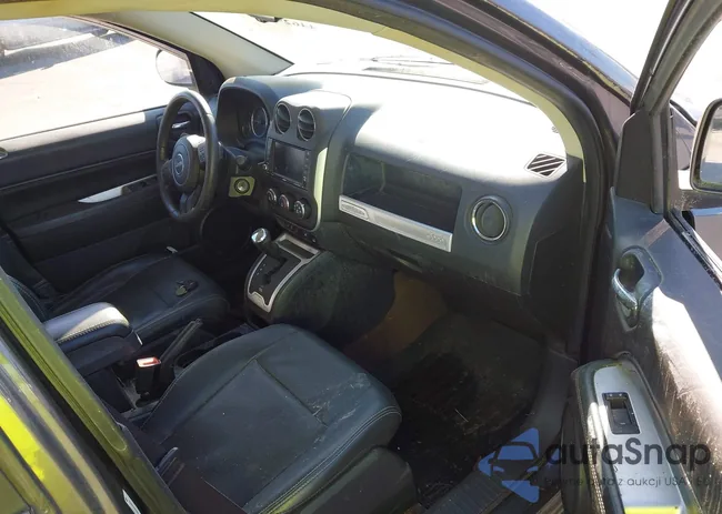 1C4NJCEA5ED754422: 44629545