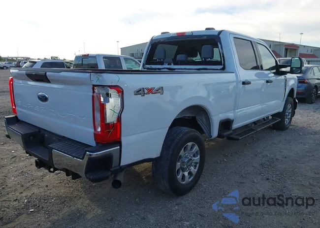 1FT7W2BN0REE37272: 44629604