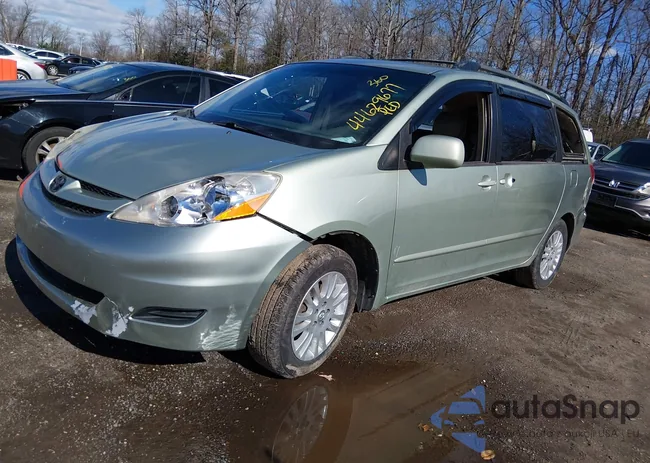 5TDBK22C18S009563: 44629677